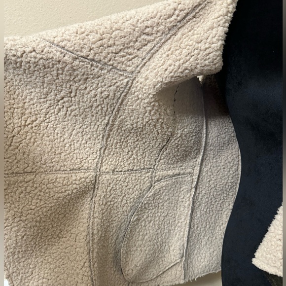 Hot & Delicious Sherpa Faux Shearling Vest M - Picture 8 of 8